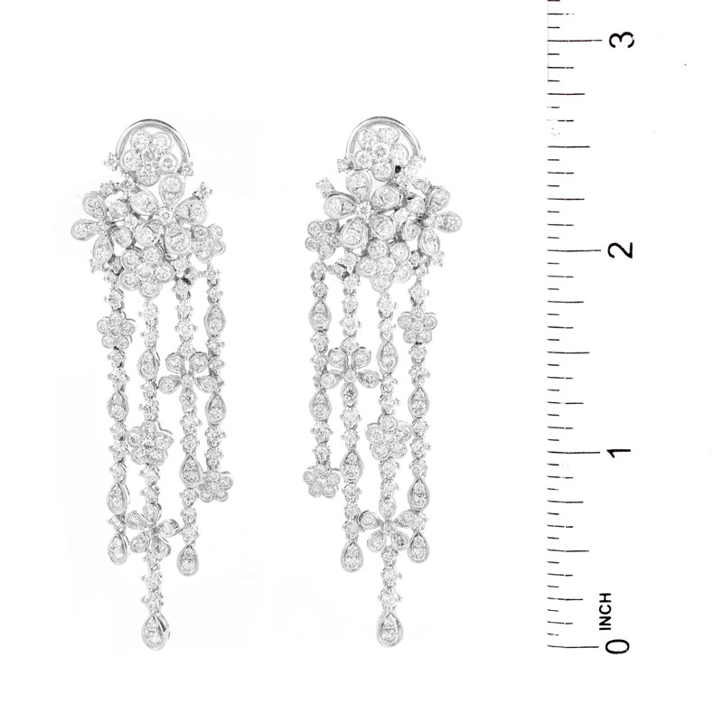 Approx. 5.0 Carat Round Brilliant Cut Diamond and 18 Karat White Gold Chandelier earrings.