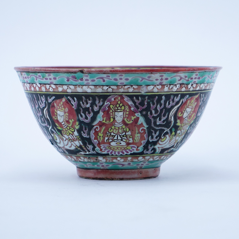 Antique Chinese Export Bencharong Porcelain Bowl For The Thai Market. Decorated with Thai shapes and decorations.