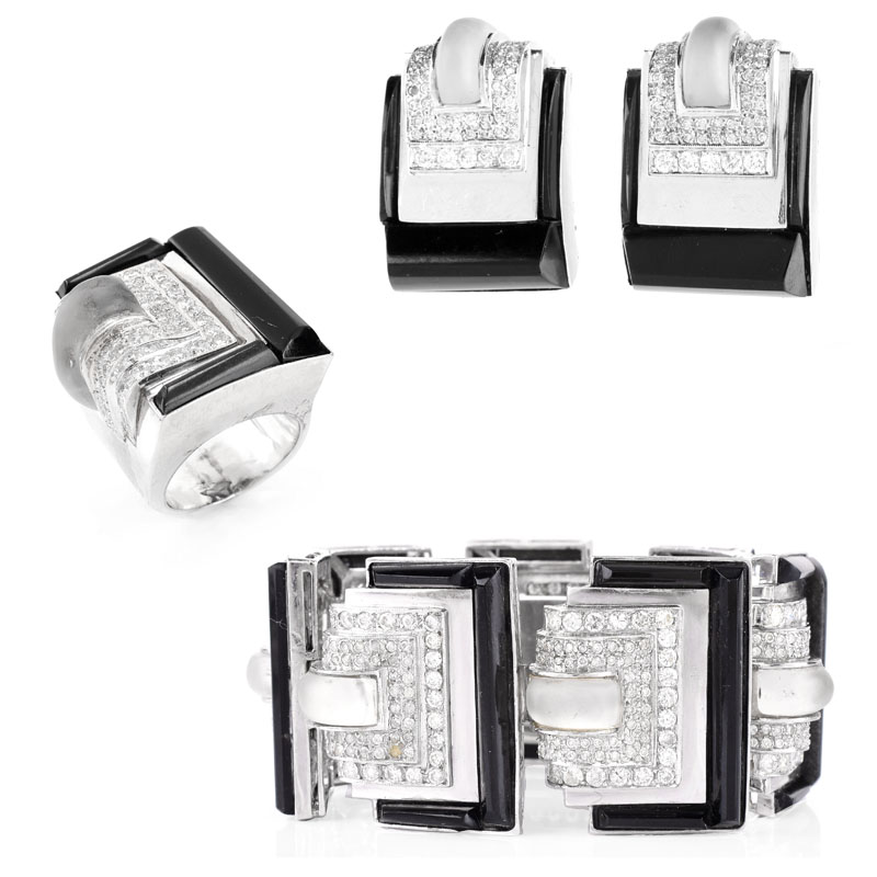 Retro Approx. 15.0-16.0 Carat Pave Set Round Brilliant Cut Diamond, Black Onyx, Rock Crystal and 14 Karat White Gold Bracelet