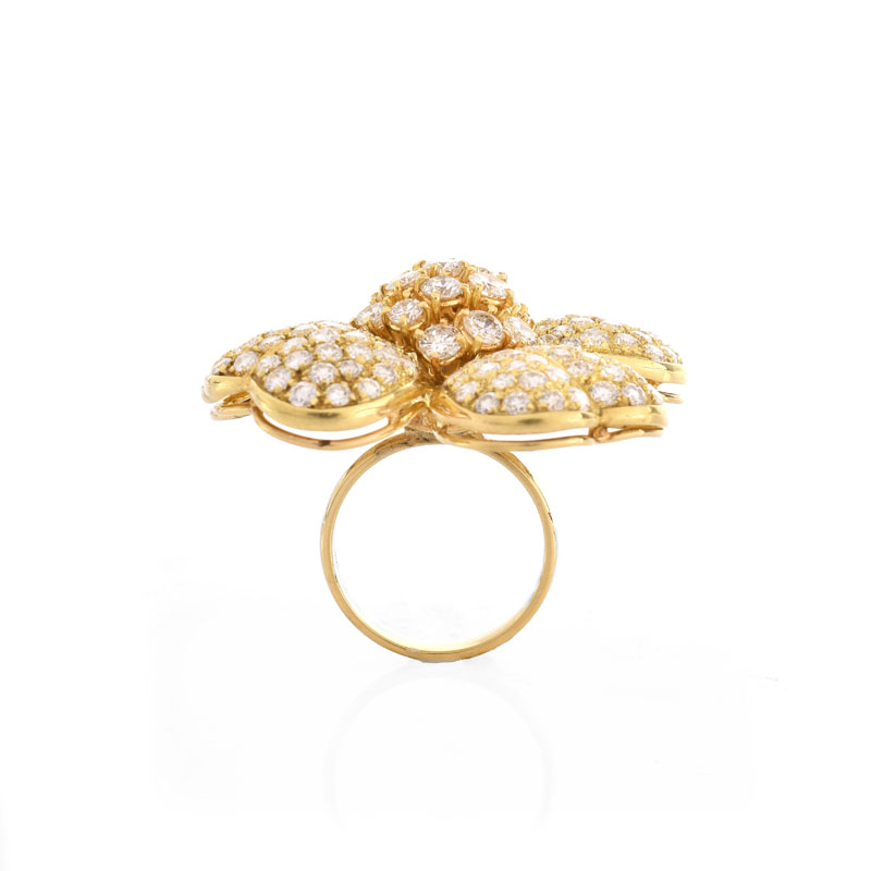 Approx. 12.0 Carat Round Brilliant Cut Diamond and 18 Karat Yellow Gold Flower Ring. Diamonds D color, VS clarity.