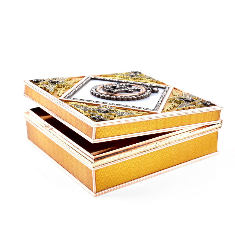 Very Fine Russian Faberge 56 Yellow Gold (14 Karat), Rose Cut Diamond, Yellow and Opalescent White Guilloche Enamel Box. 