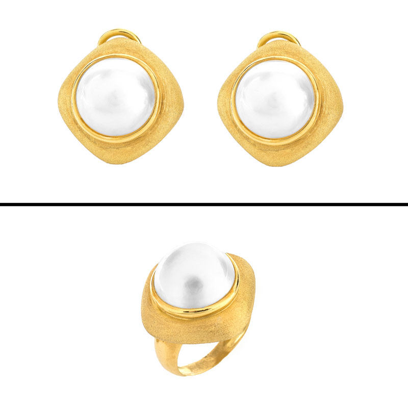 Vintage Italian 18 Karat Yellow Gold and Mabe Pearl Earring and Ring Suite.