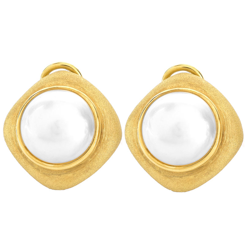 Vintage Italian 18 Karat Yellow Gold and Mabe Pearl Earring and Ring Suite.