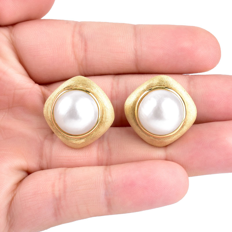 Vintage Italian 18 Karat Yellow Gold and Mabe Pearl Earring and Ring Suite.