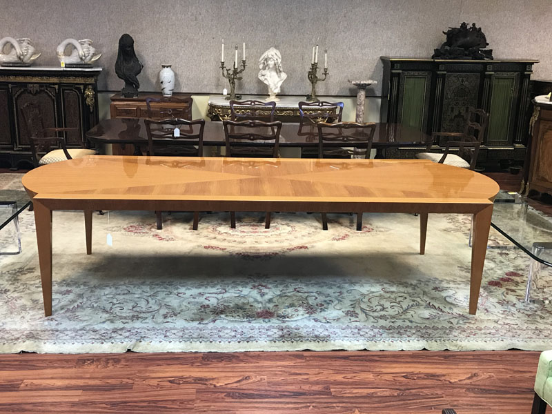 Mid Century Modern Dakota Jackson Australian Lacewood Hearaldic Dinning Table. Arched aprons and tapered trapezoidal legs.