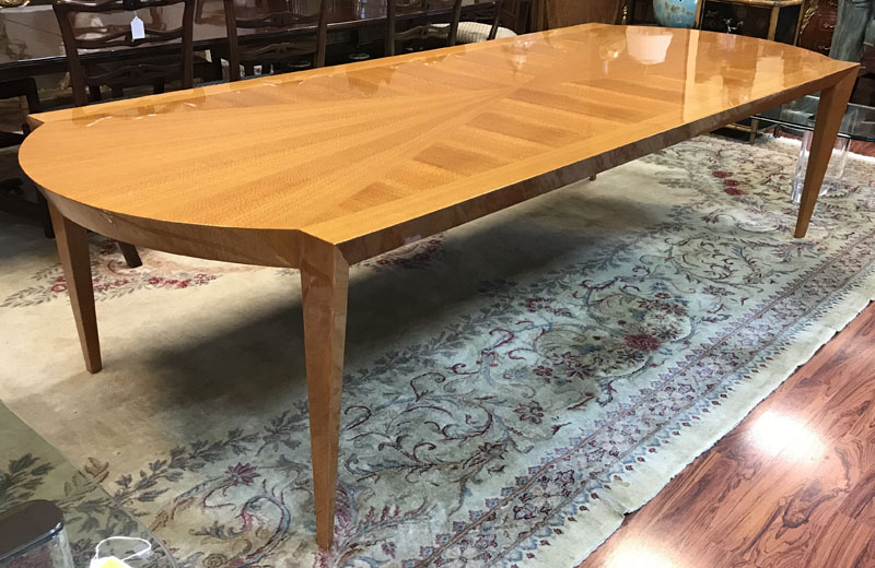 Mid Century Modern Dakota Jackson Australian Lacewood Hearaldic Dinning Table. Arched aprons and tapered trapezoidal legs.