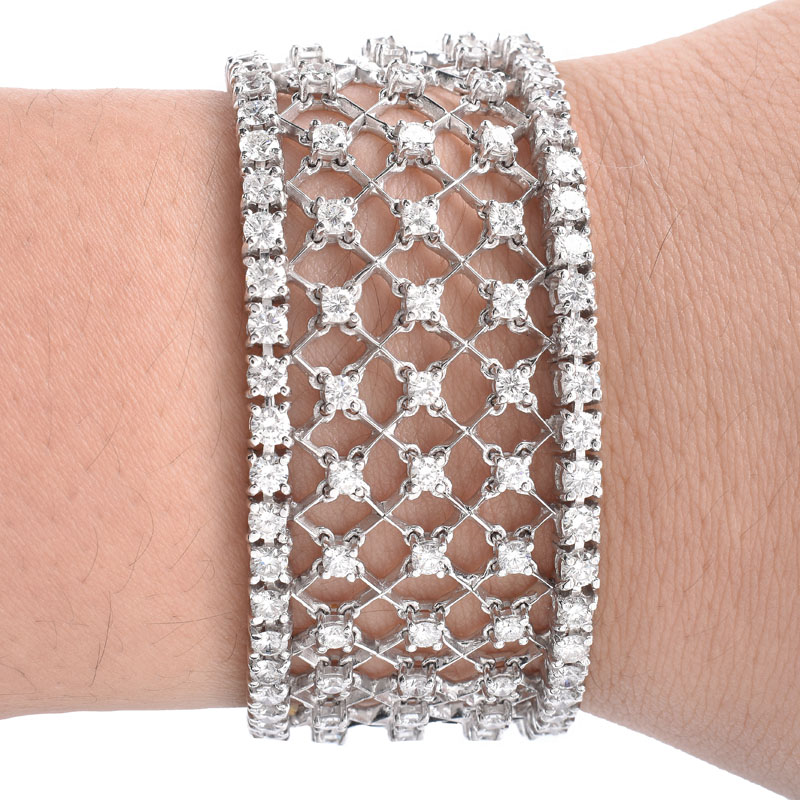 Approx. 14.0 Carat Round Brilliant Cut Diamond and 14 Karat White Gold Lattice Link Bracelet.