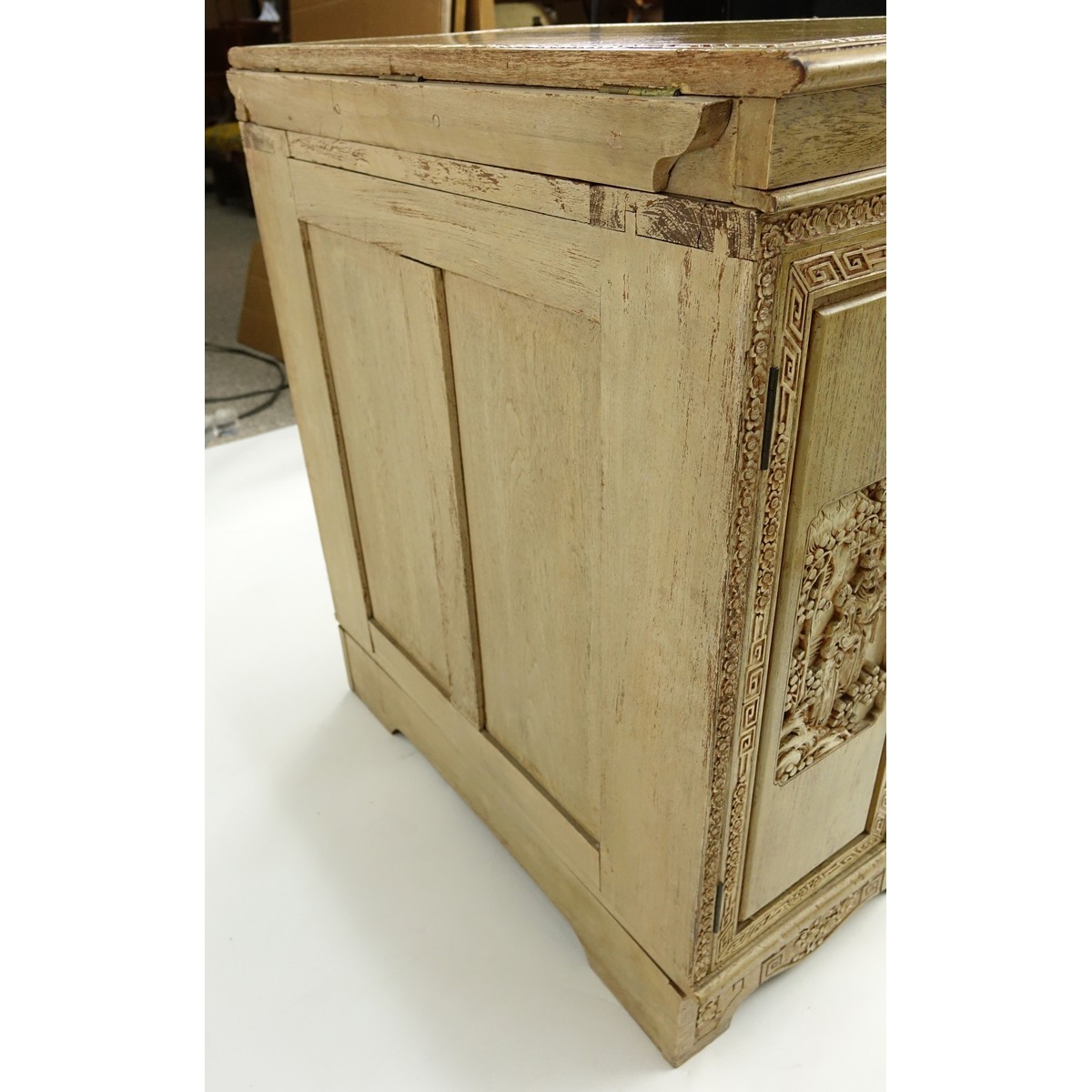 Vintage Chinese Motif Carved Wood Liquor Cabinet. Top lifts to reveal busy carved scene and fold out panels for serving.