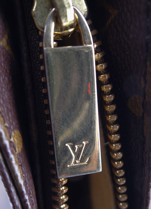 Louis Vuitton Brown Monogram Coated Canvas And Leather Looping GM Handbag. Golden brass hardware.