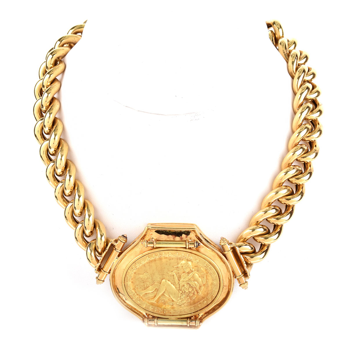 Vintage Italian Large 18 Karat Yellow Gold Link Pendant Necklace with Classical Relief Medallion Pendant. Stamped 750, Italian hallmark.
