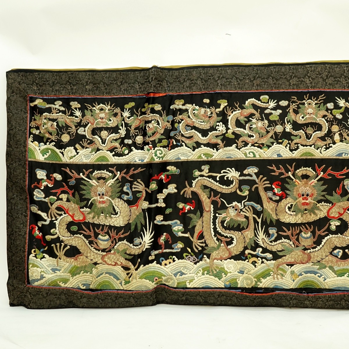 Fine Quality Antique Chinese Silk Embroidery