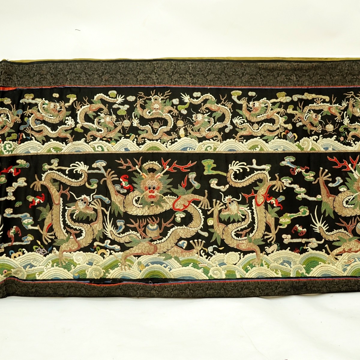 Fine Quality Antique Chinese Silk Embroidery