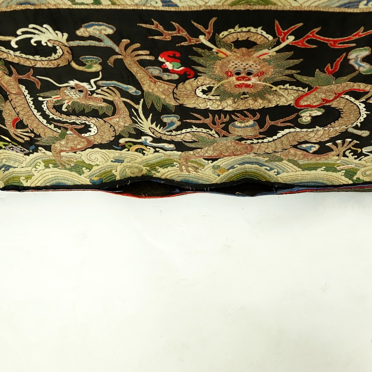 Fine Quality Antique Chinese Silk Embroidery