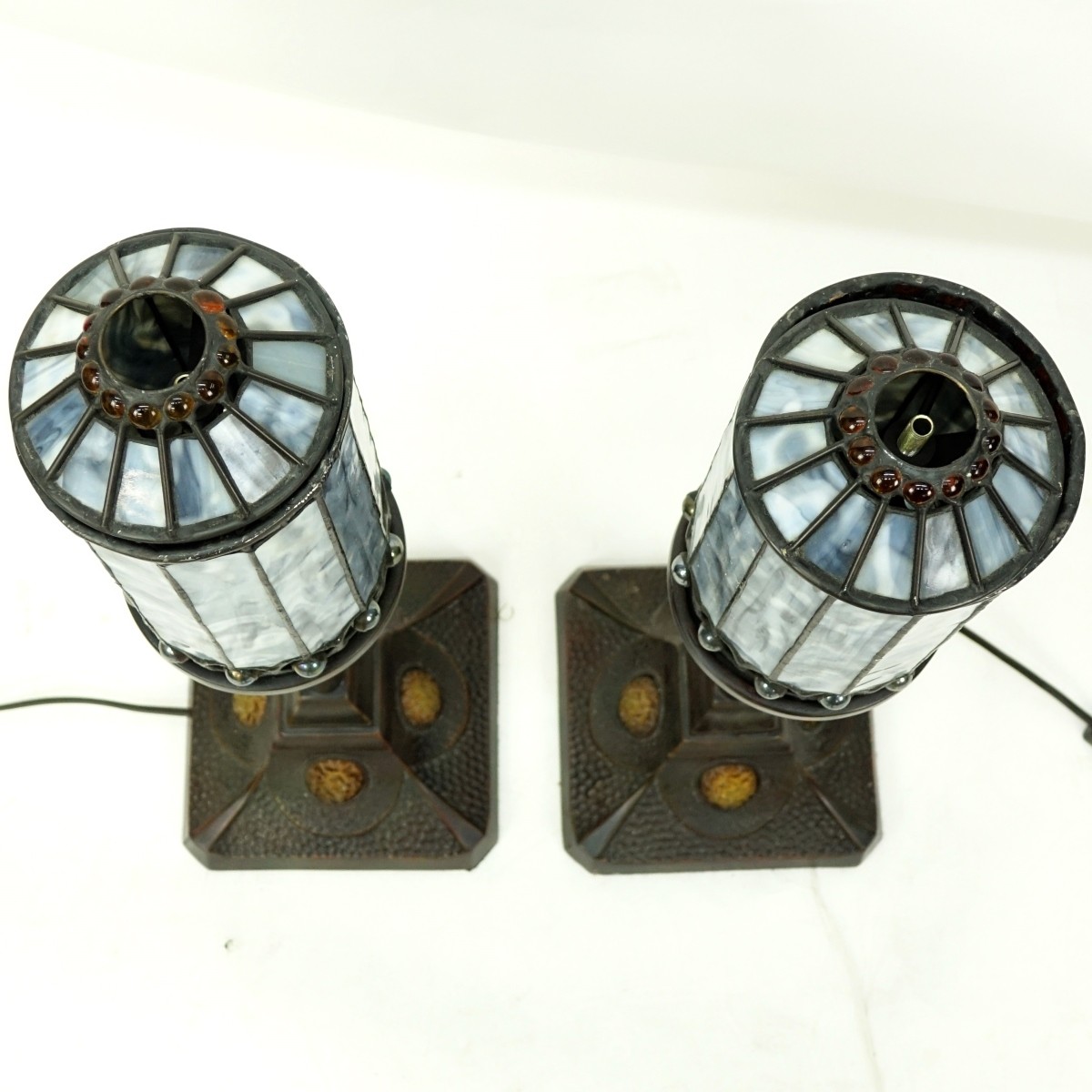 Pair Of Quoizel Inc Lamps With Leaded Glass Shades