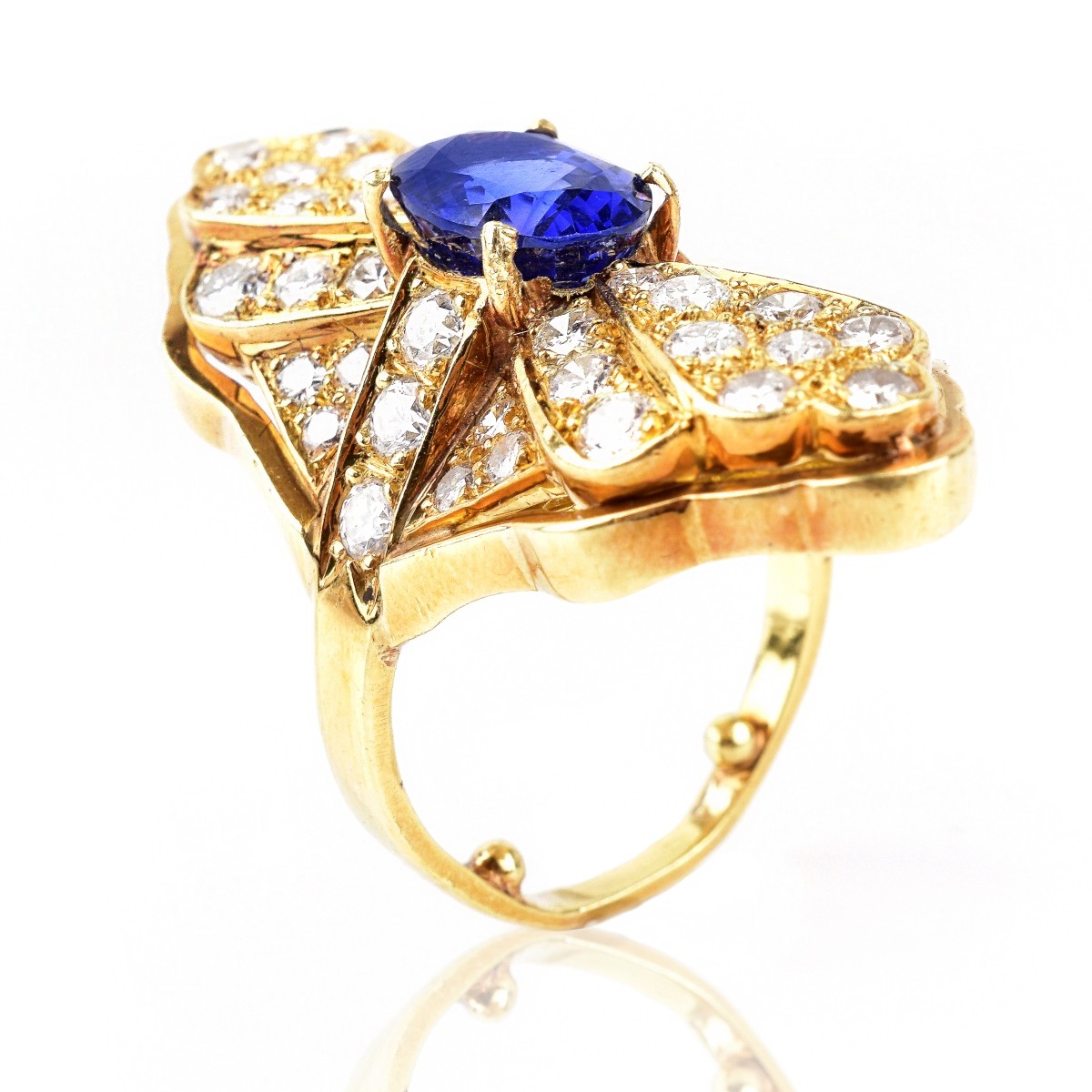 Sapphire, Diamond and 18K Gold Ring.