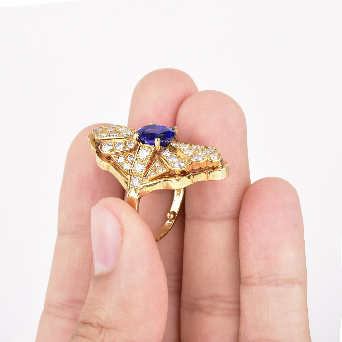 Sapphire, Diamond and 18K Gold Ring.