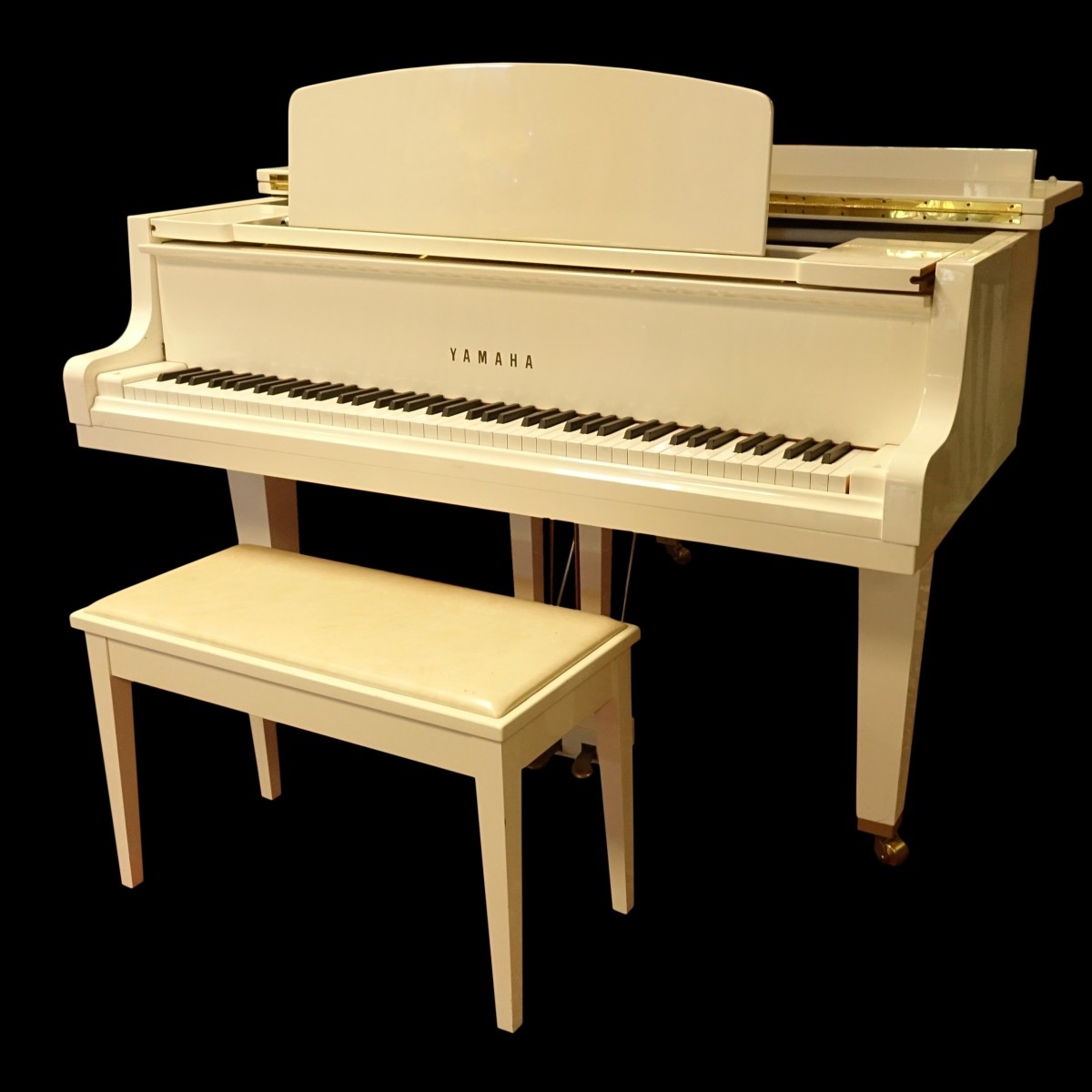 Yamaha White Baby Grand Piano Model GH1