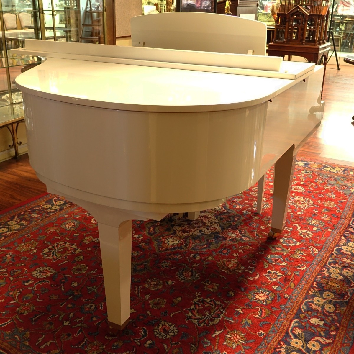 Yamaha White Baby Grand Piano Model GH1