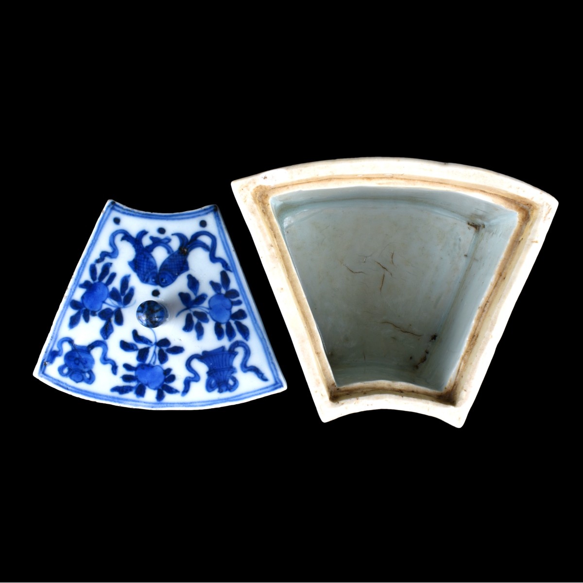 Chinese Blue and White Porcelain Covered Box