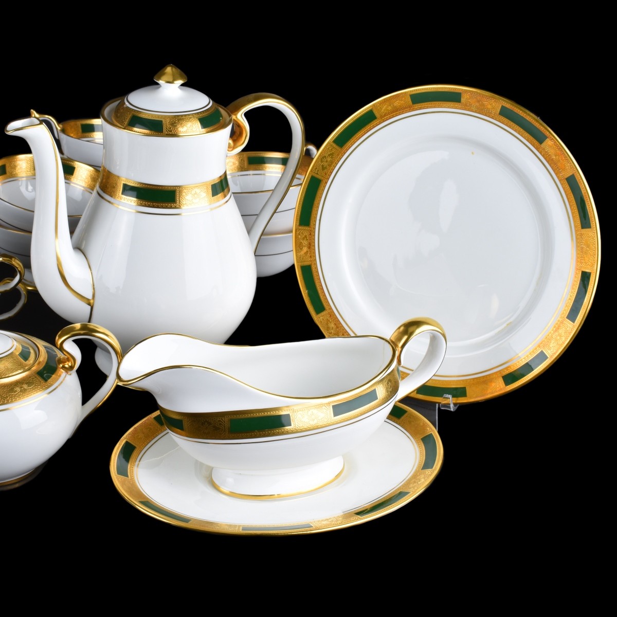 68 Pc Set Aynsley "Empress" Dinnerware