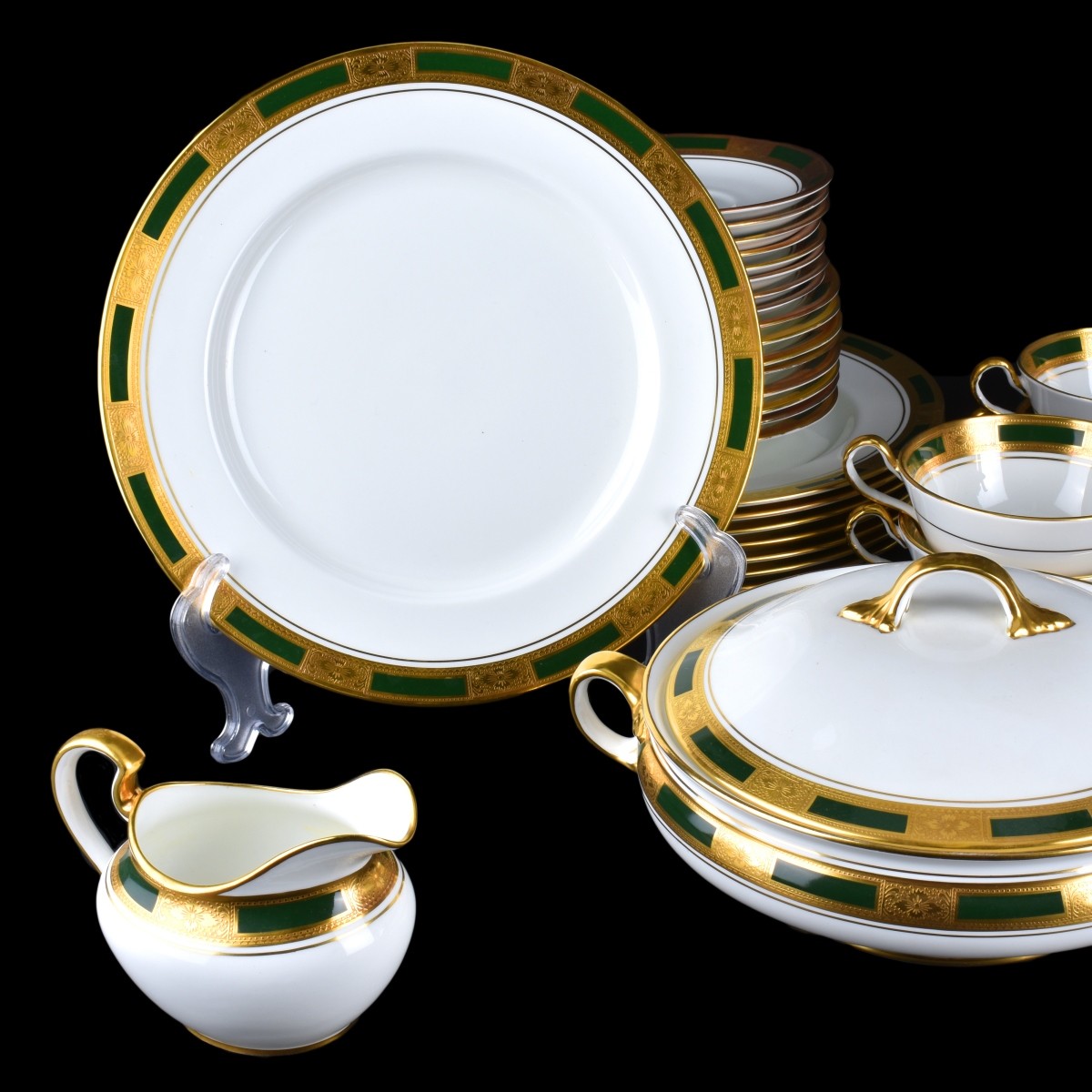 68 Pc Set Aynsley "Empress" Dinnerware