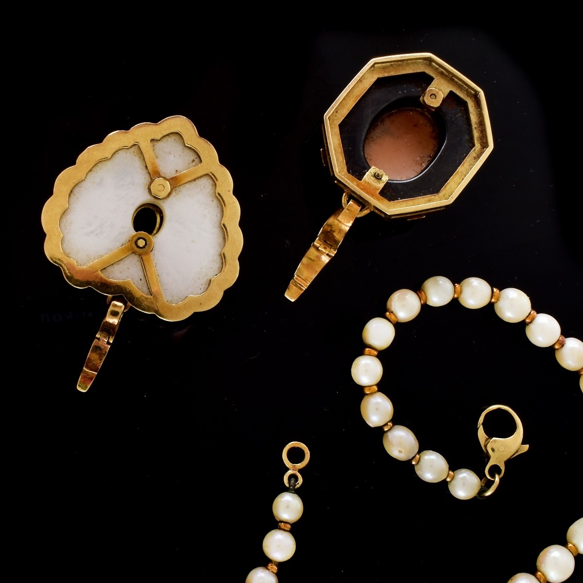 Pearl Necklace and Pendants Suite