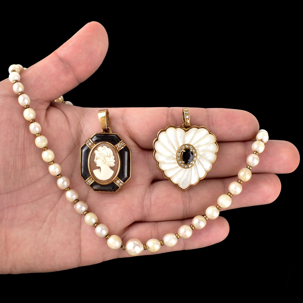 Pearl Necklace and Pendants Suite