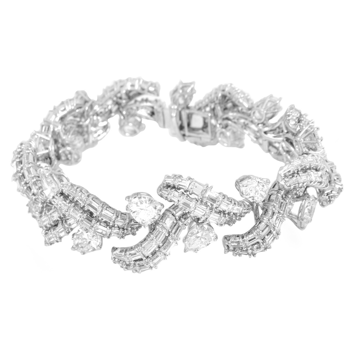 Fine 30.0ct Diamond and 18K Gold Bracelet