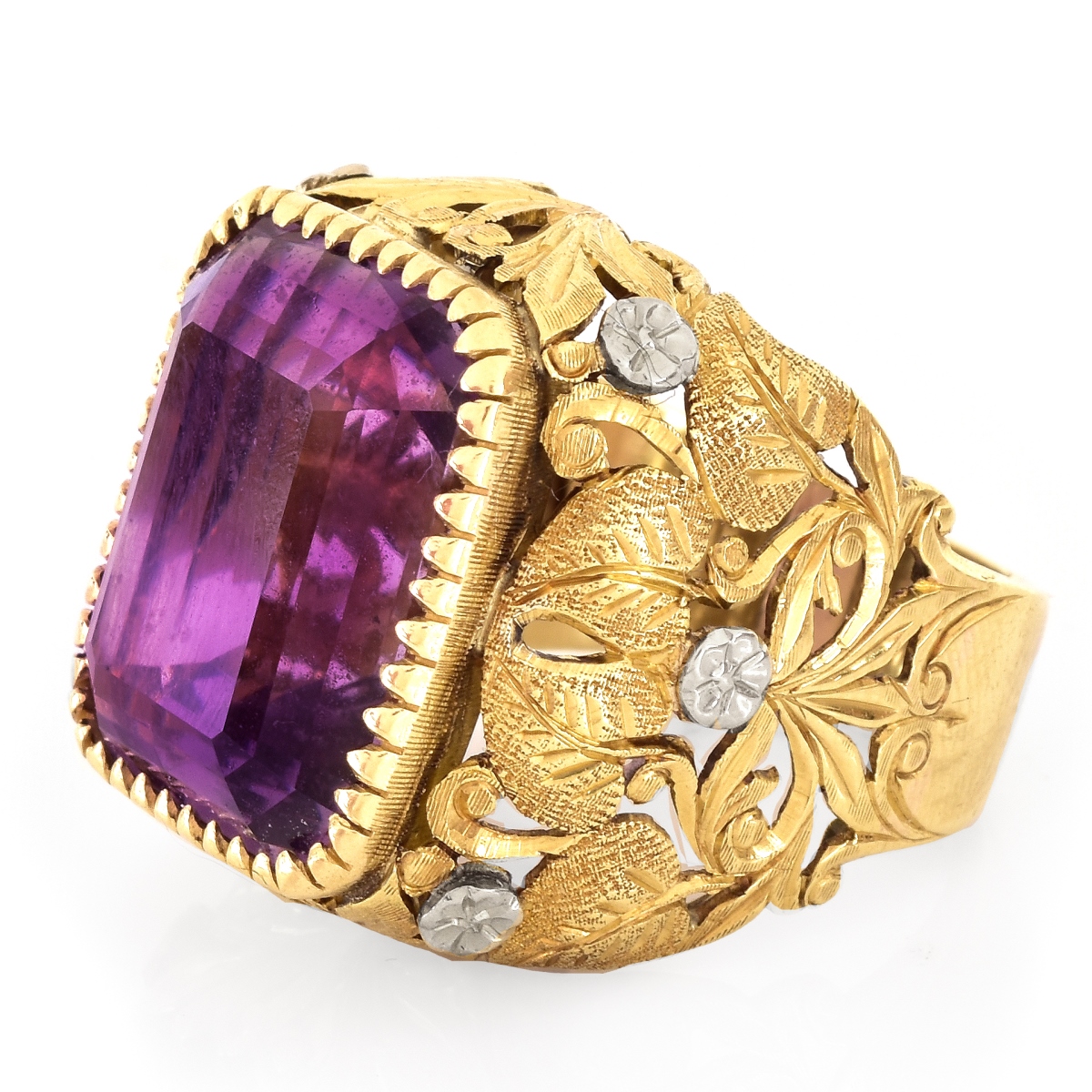 Vintage 14 Karat Yellow Gold Amethyst Ring