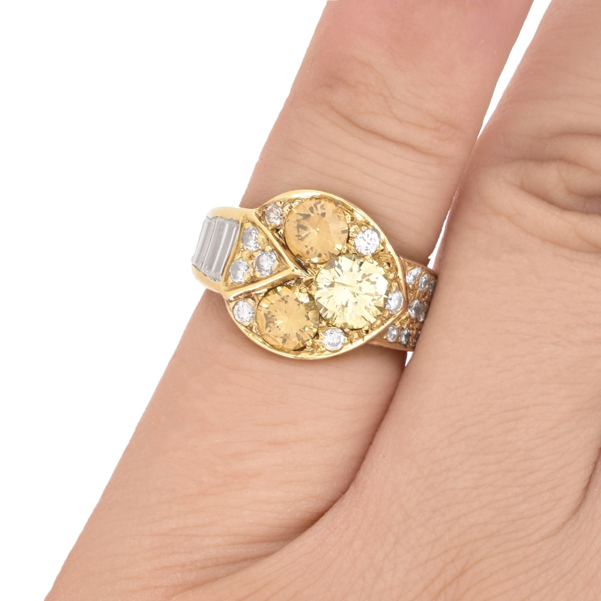 Moba 3.22ct TW Diamond and 18K Gold Ring