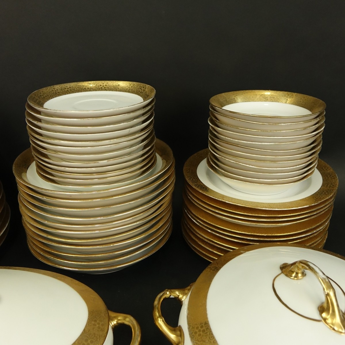 85 Pc Royal LB Bavaria 18K Gold Dinnerware Set