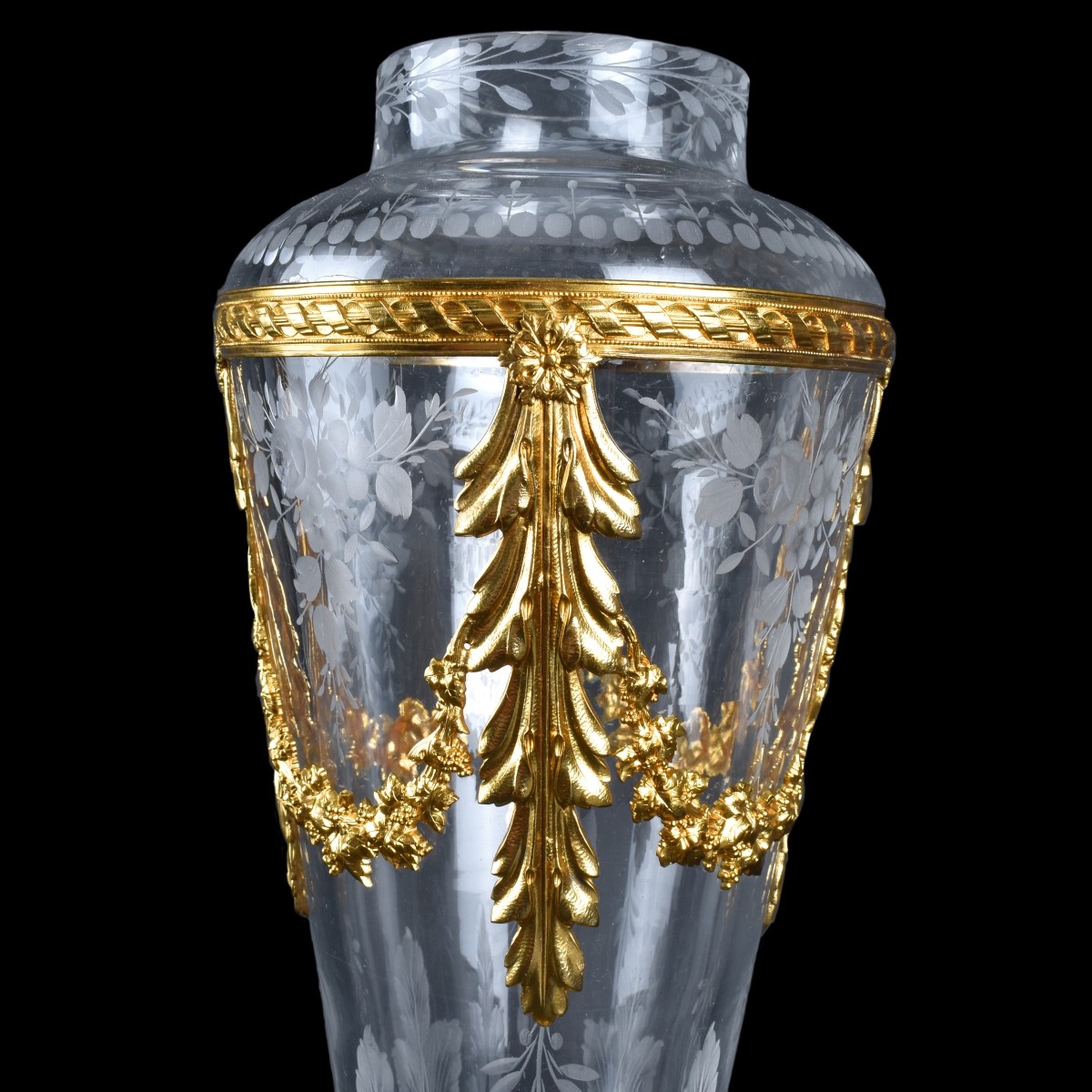 Baccarat Style Vase | Kodner Auctions