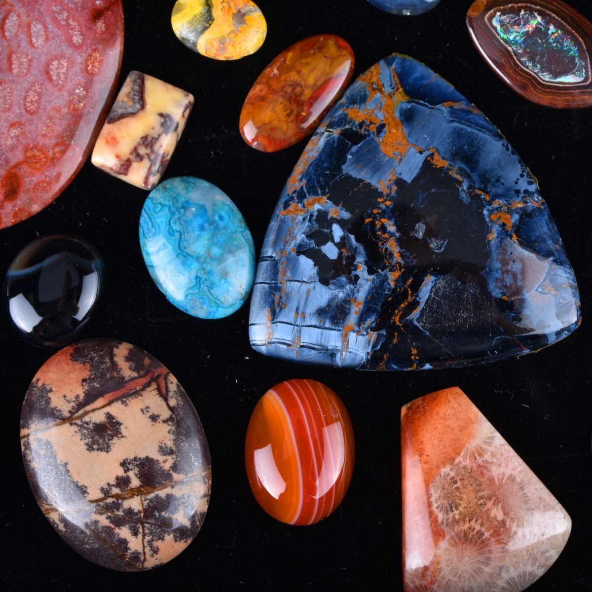 Agate & Hardstone Lot