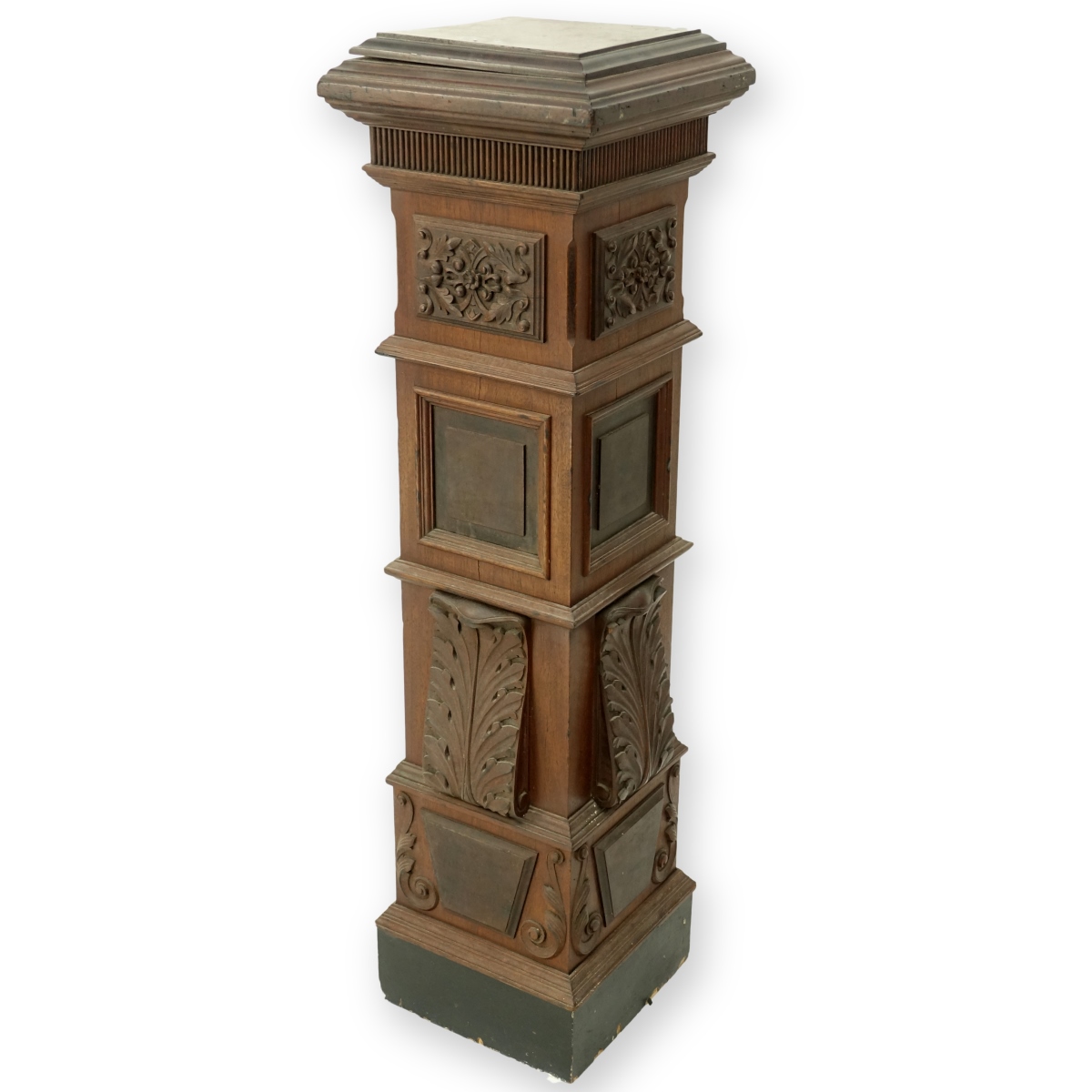 Newell Pedestal Stand