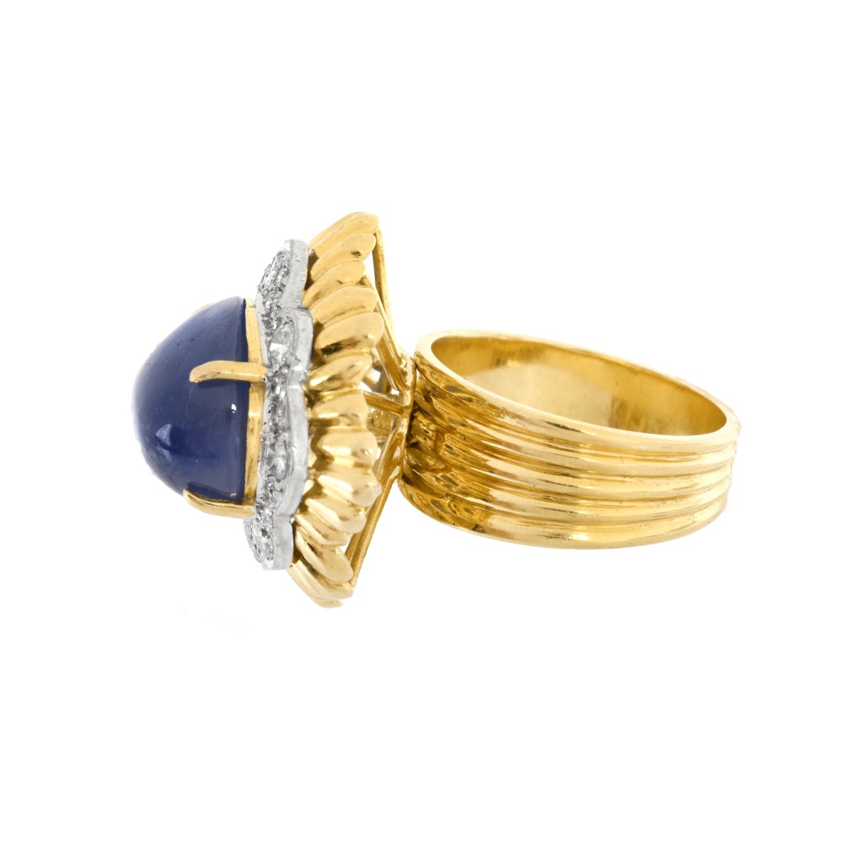 22.0ct Sapphire, Diamond and 18K Ring