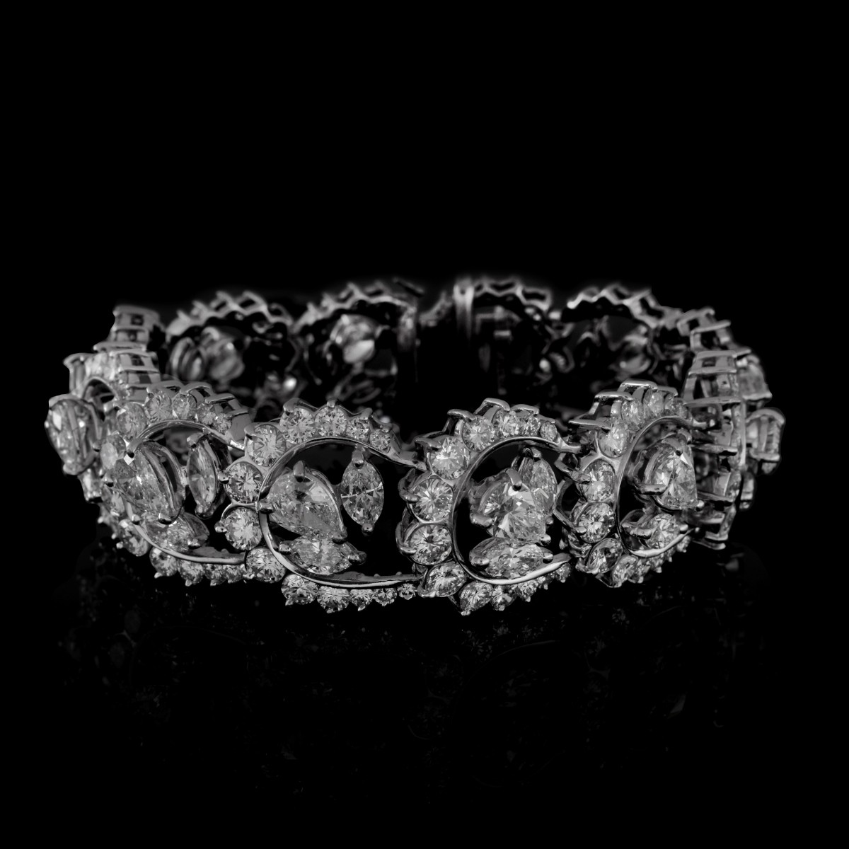 Vintage 27.50ct TW Diamond and Platinum Bracelet