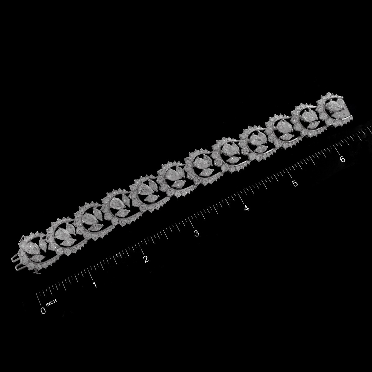 Vintage 27.50ct TW Diamond and Platinum Bracelet