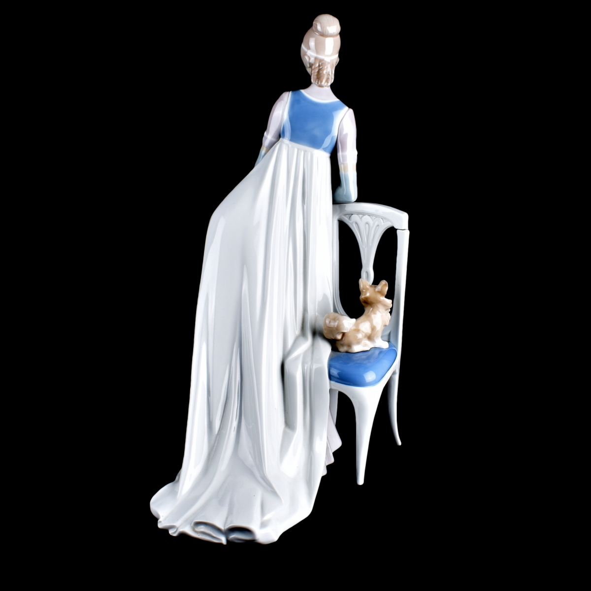 Large Lladro "Lady Empire" Porcelain Figurine