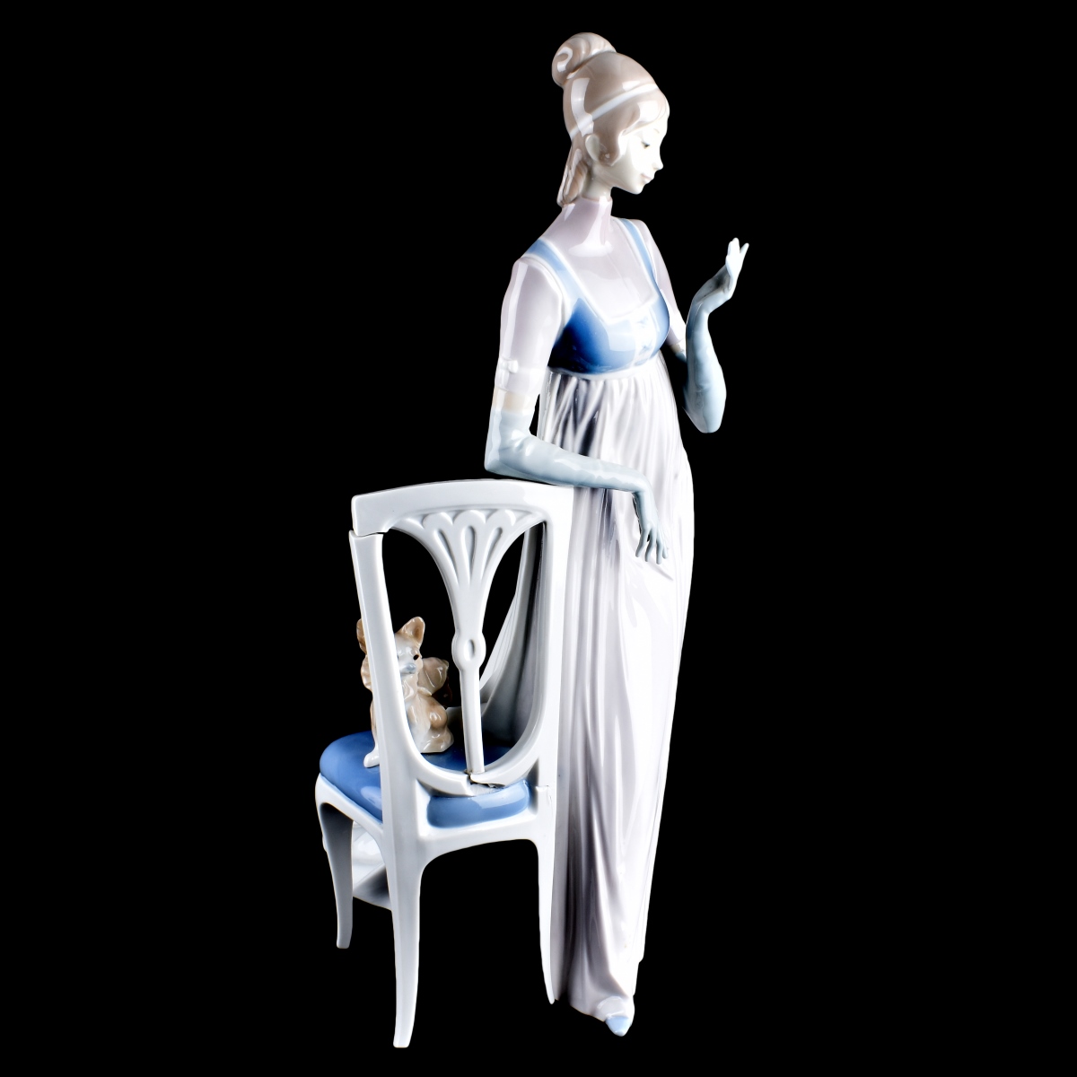 Large Lladro "Lady Empire" Porcelain Figurine