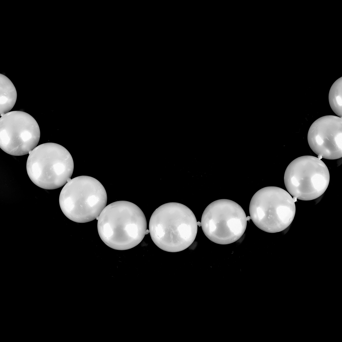 Single Strand Graduated South Sea Pearl and 14 Kt