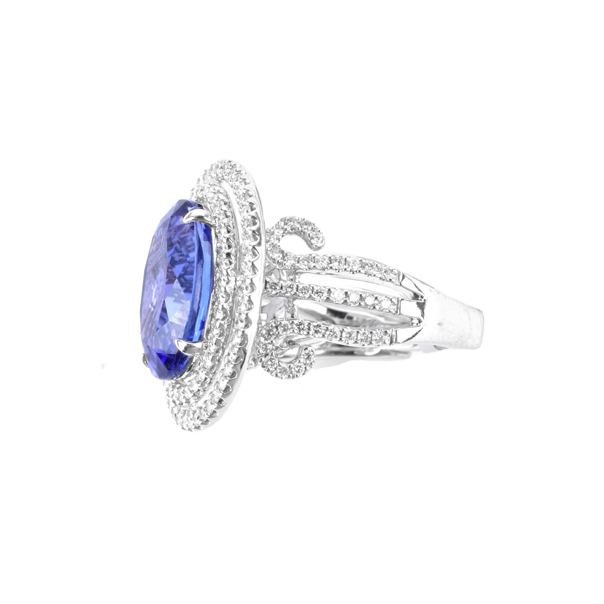 Tanzanite, Diamond and 18K Ring