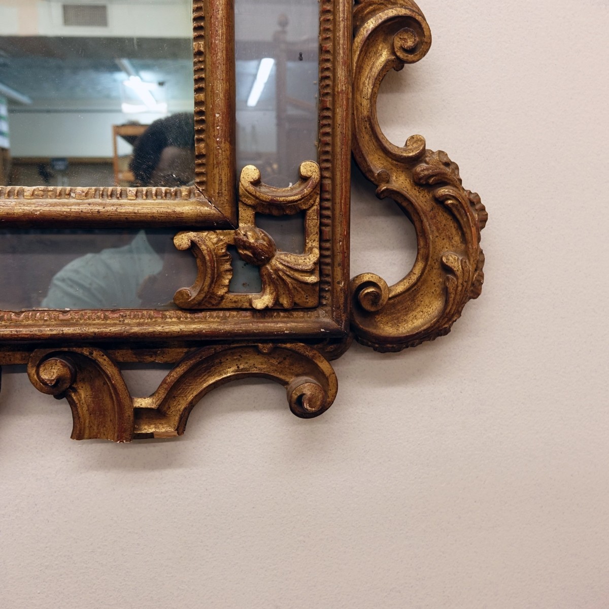 Neoclassical Mirror