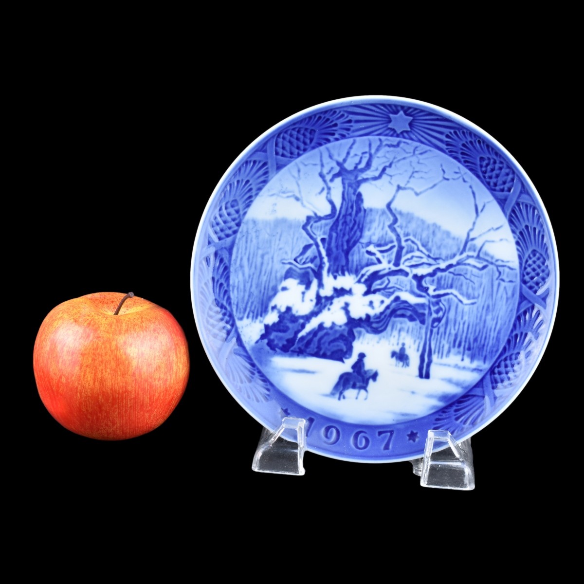 Eleven Royal Copenhagen Plates 1999,60-68, 2000