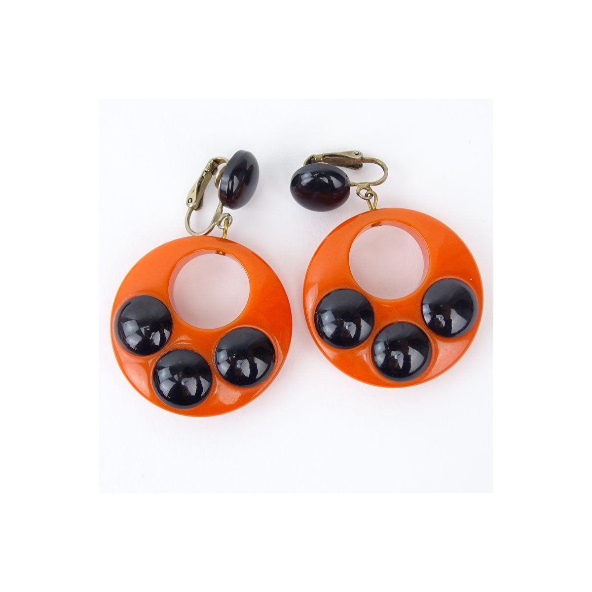 Vintage Bakelite Jewelry Suite Including Necklace,