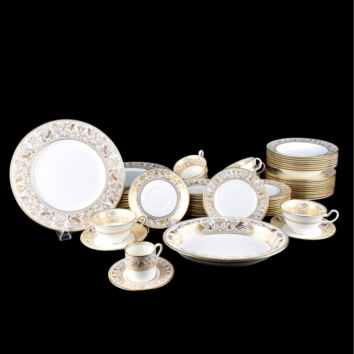 Wedgwood China 'Gold Florentine" 66pcs