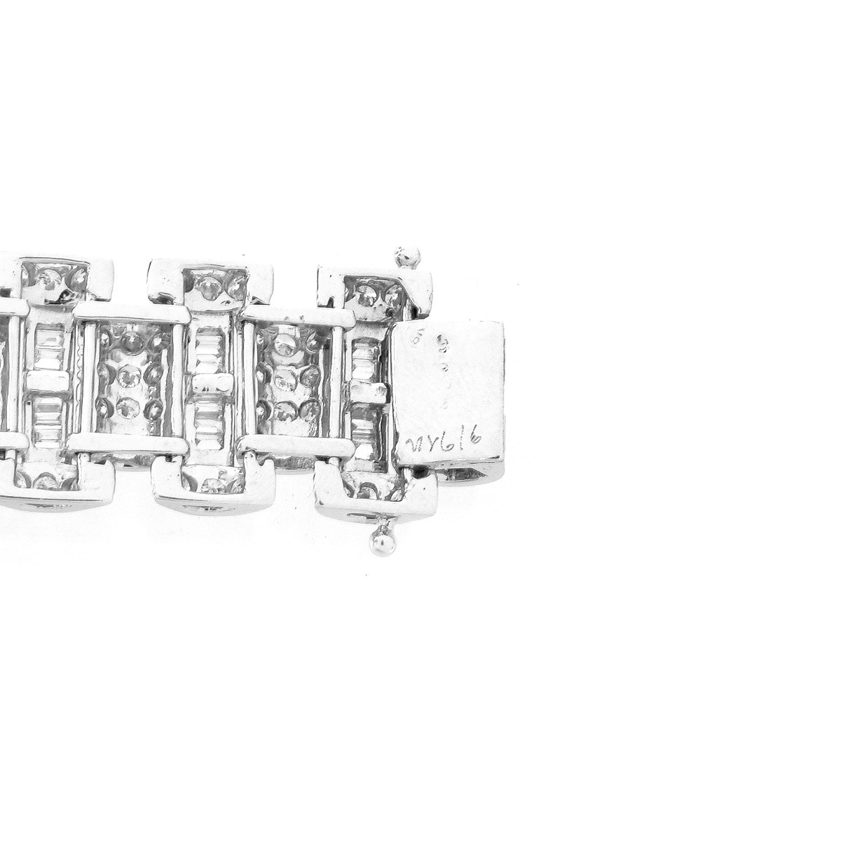 13.35ct TW Diamond and 18K Bracelet