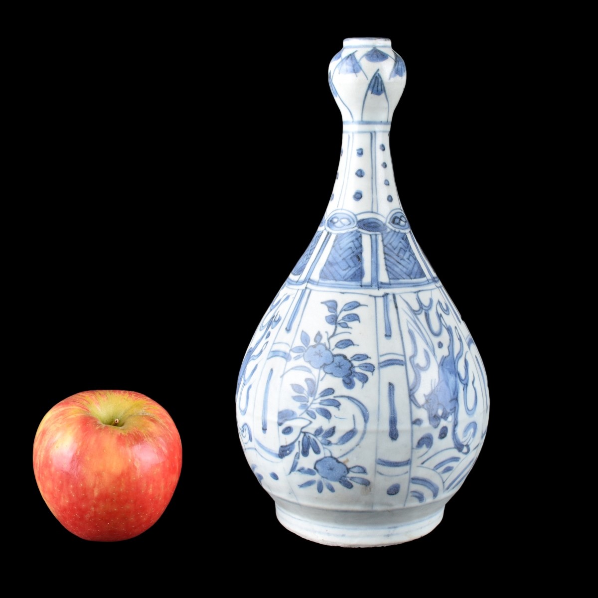 Chinese "Hatcher Cargo" Vase