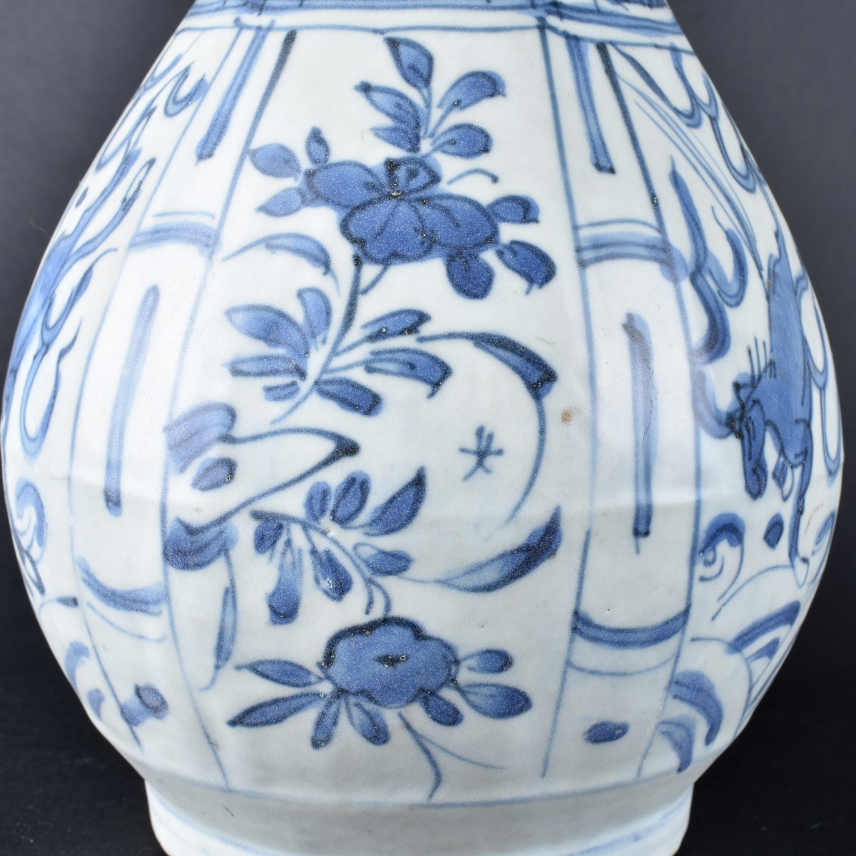 Chinese "Hatcher Cargo" Vase