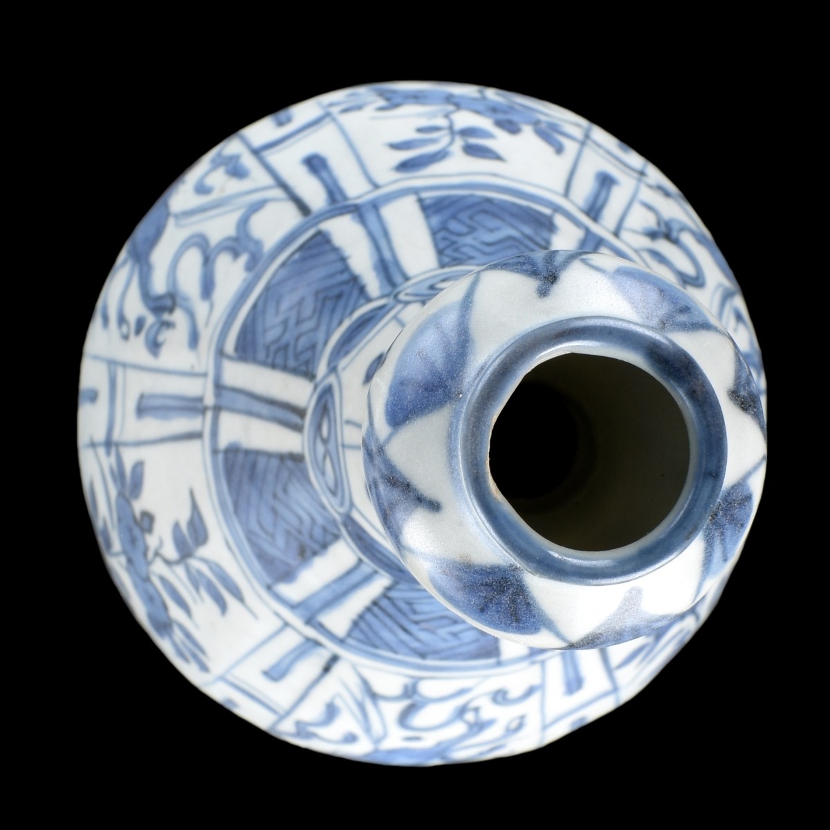 Chinese "Hatcher Cargo" Vase