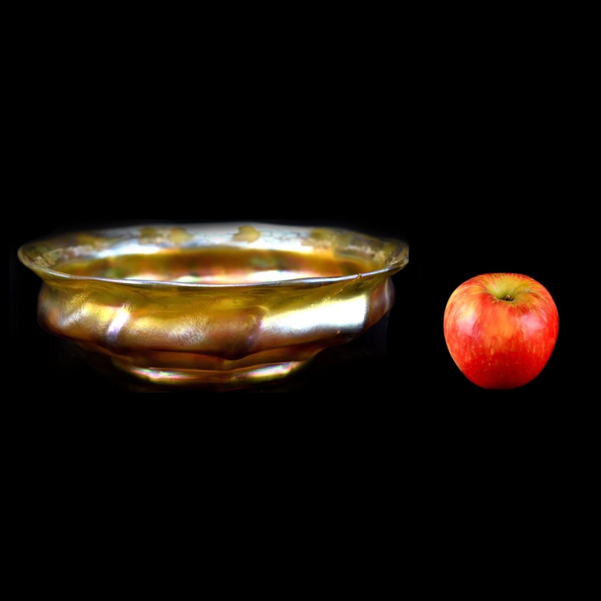 Tiffany Favrile Glass Leaf and Vine Bowl